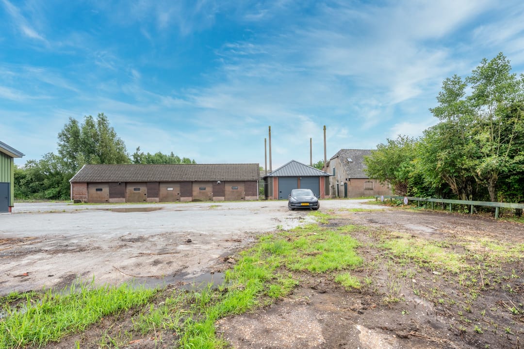 Unique Farmstead Opportunity with Renovation Permits for Two Homes near Utrecht — 28