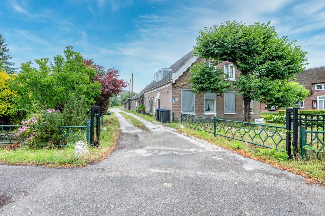 Unique Farmstead Opportunity with Renovation Permits for Two Homes near Utrecht — 16