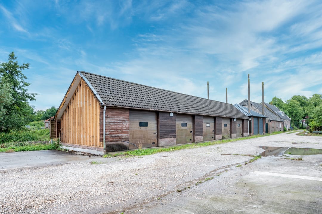 Unique Farmstead Opportunity with Renovation Permits for Two Homes near Utrecht — 26