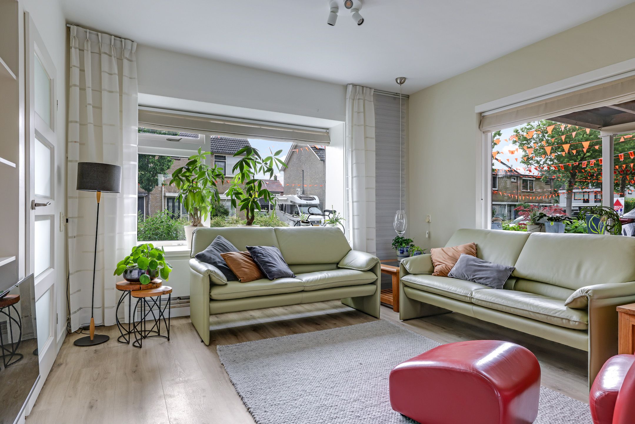 Spacious Corner Family Home with 5 Bedrooms, Carport and Sunny South-Facing Garden in Heteren — 12
