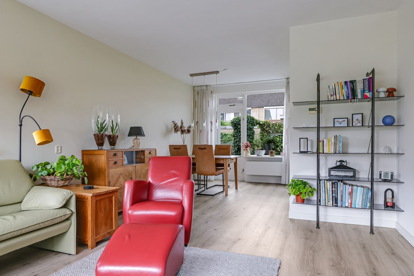 Spacious Corner Family Home with 5 Bedrooms, Carport and Sunny South-Facing Garden in Heteren — 14