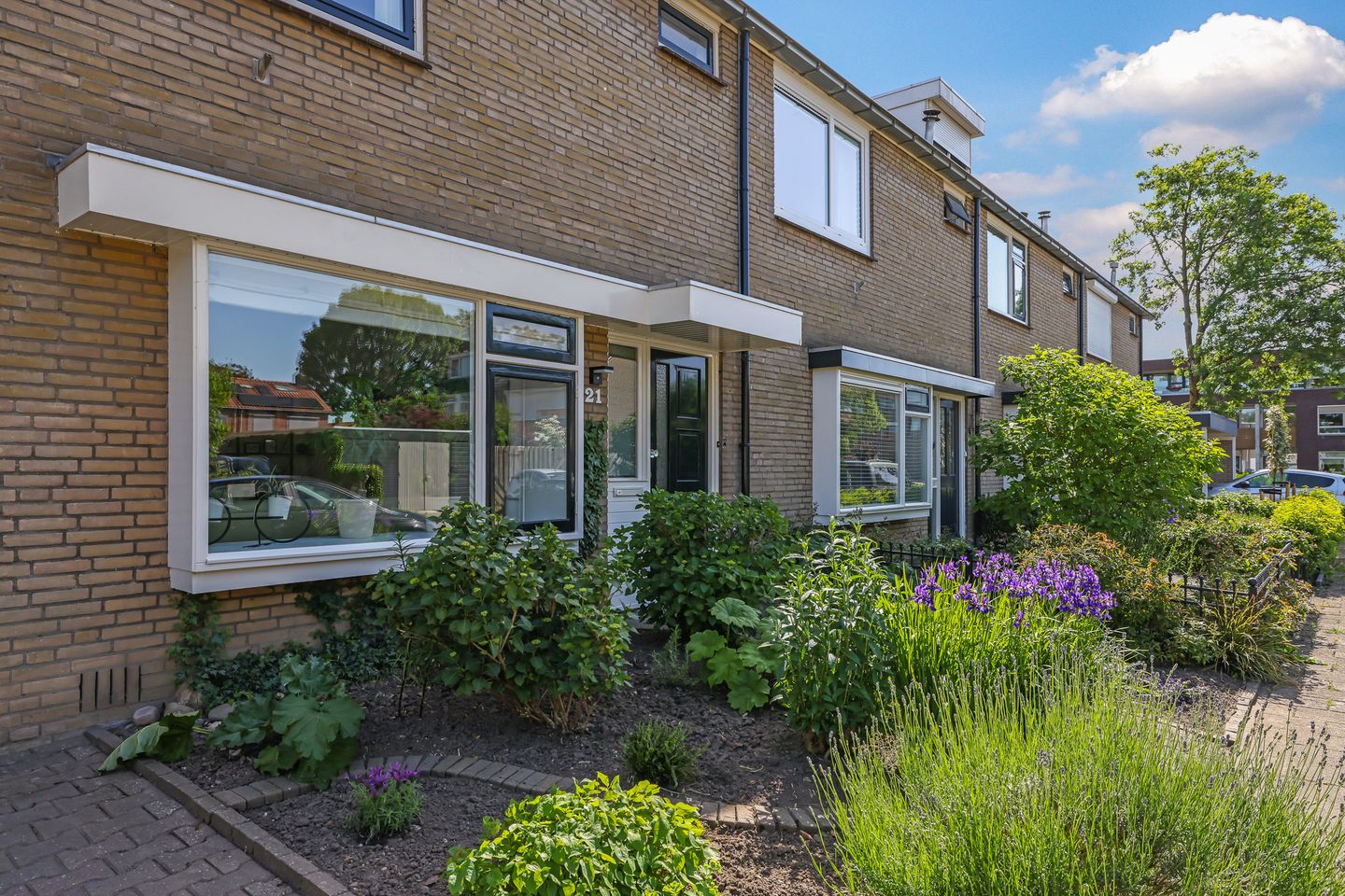 Spacious Corner Family Home with 5 Bedrooms, Carport and Sunny South-Facing Garden in Heteren — 65