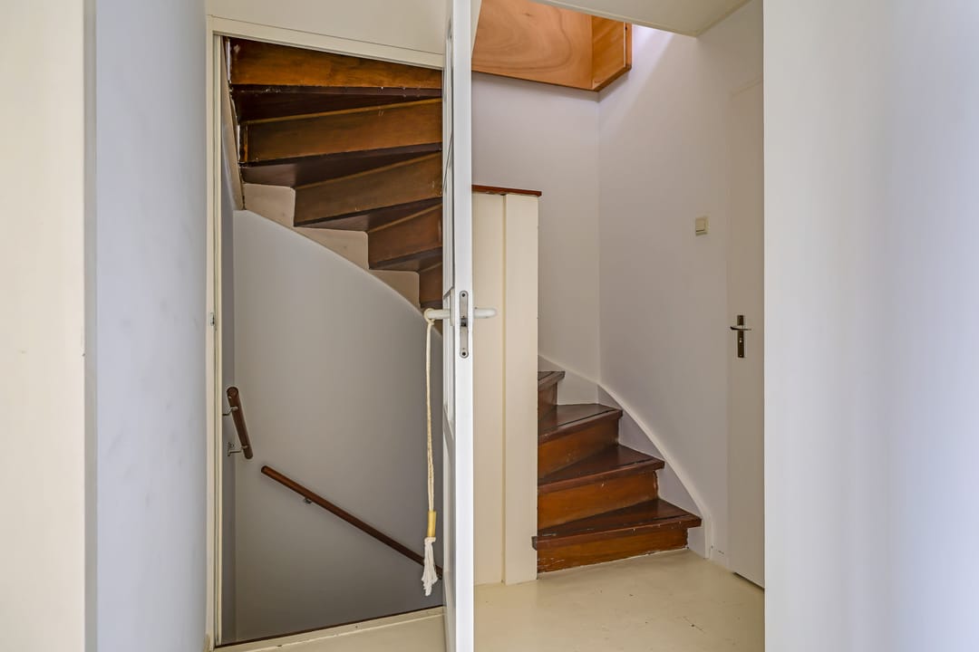 Spacious Corner Family Home with 5 Bedrooms, Carport and Sunny South-Facing Garden in Heteren — 37