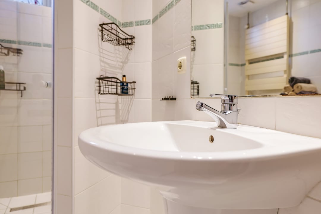Spacious Corner Family Home with 5 Bedrooms, Carport and Sunny South-Facing Garden in Heteren — 32