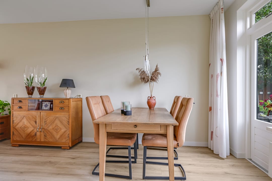 Spacious Corner Family Home with 5 Bedrooms, Carport and Sunny South-Facing Garden in Heteren — 16