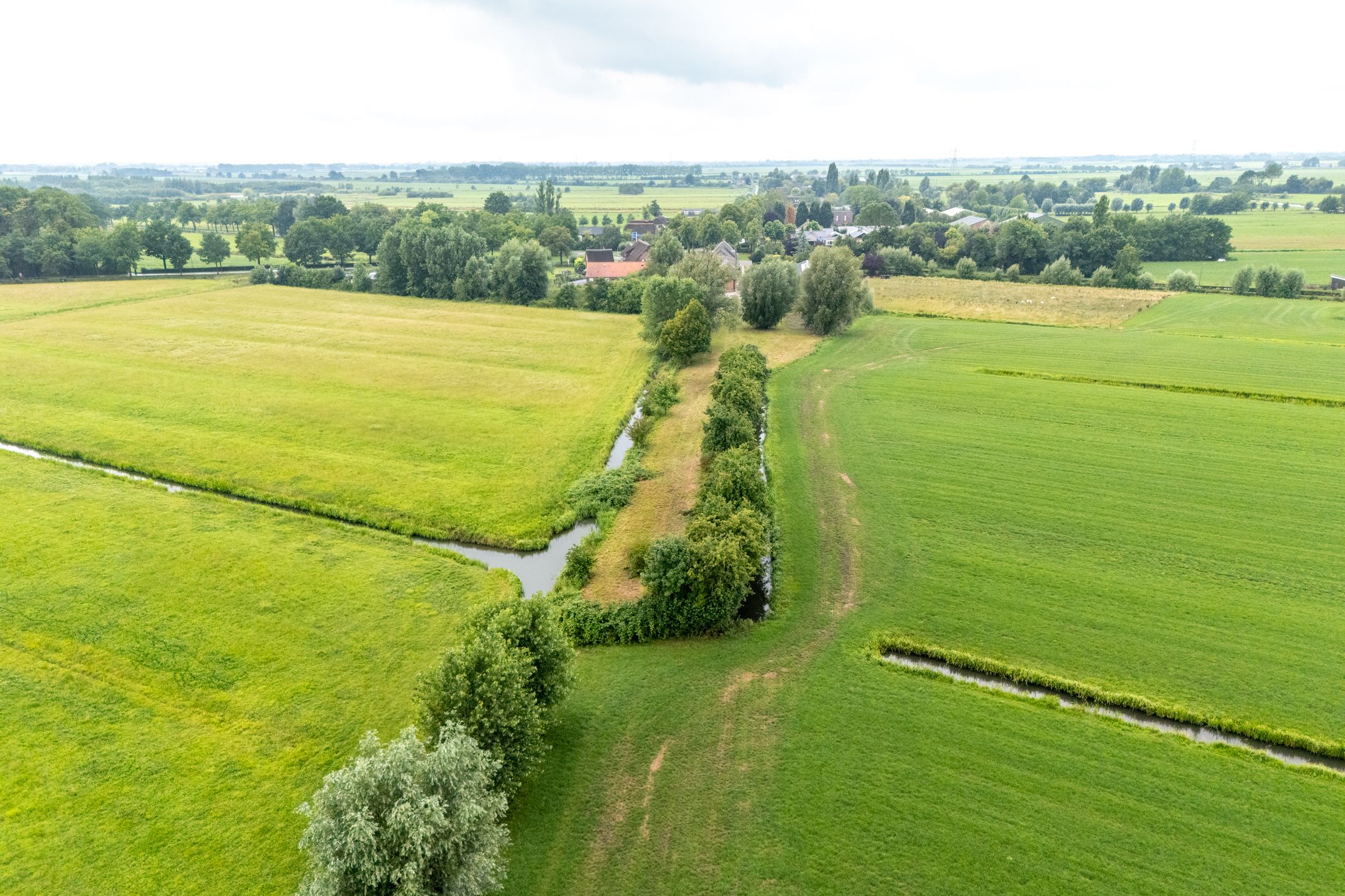 Unique Farmstead Opportunity with Renovation Permits for Two Homes near Utrecht — 39