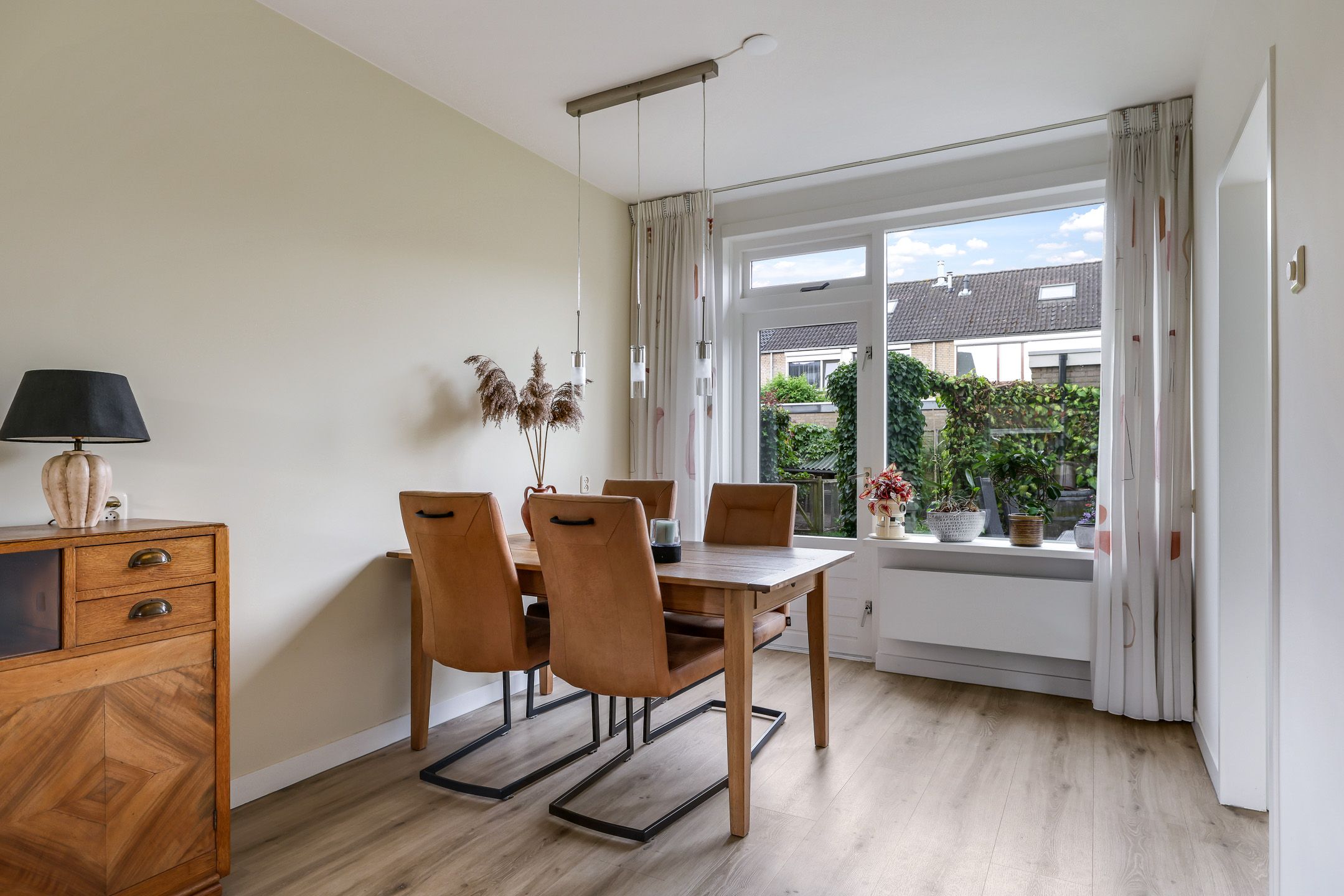 Spacious Corner Family Home with 5 Bedrooms, Carport and Sunny South-Facing Garden in Heteren — 15