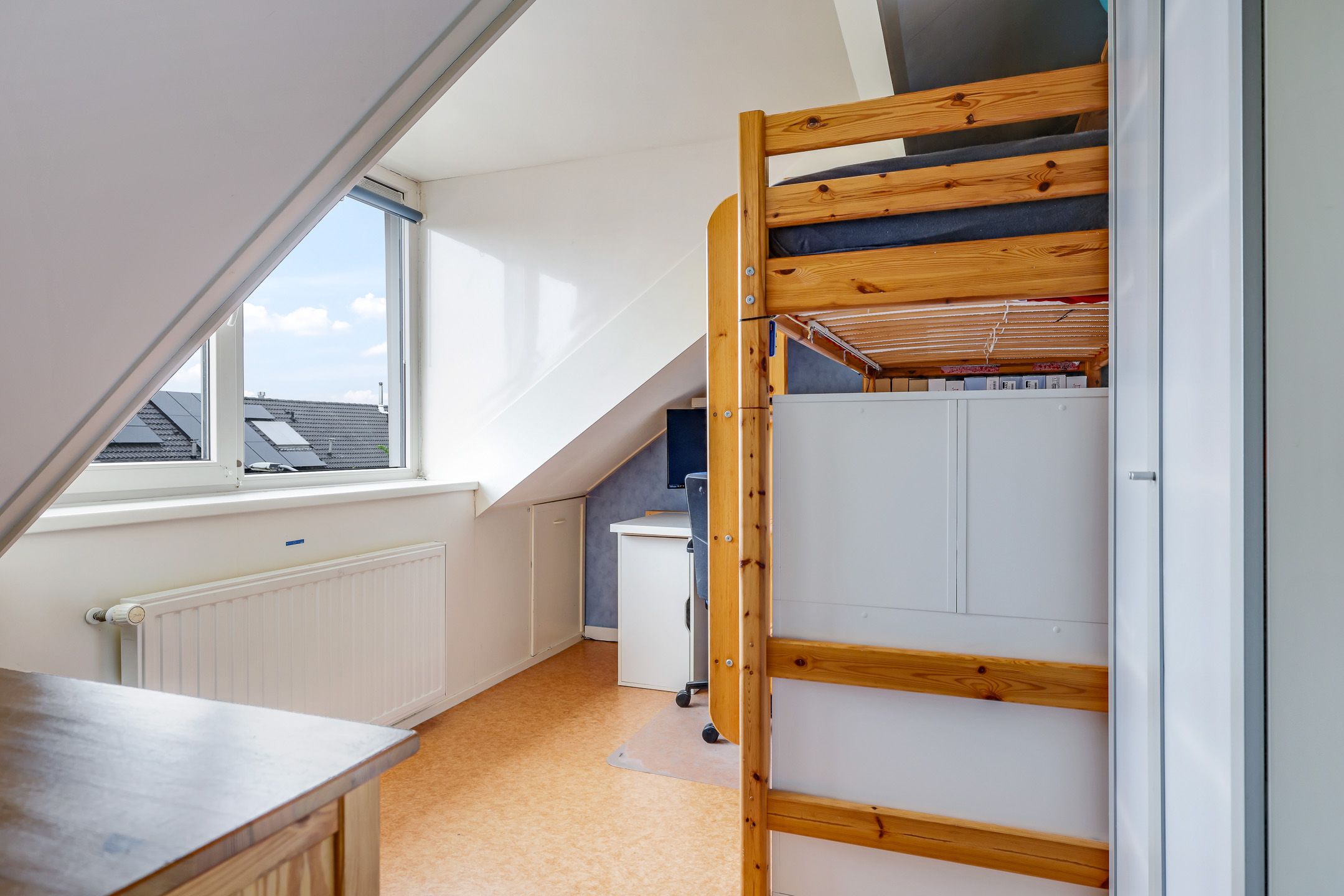 Spacious Corner Family Home with 5 Bedrooms, Carport and Sunny South-Facing Garden in Heteren — 42