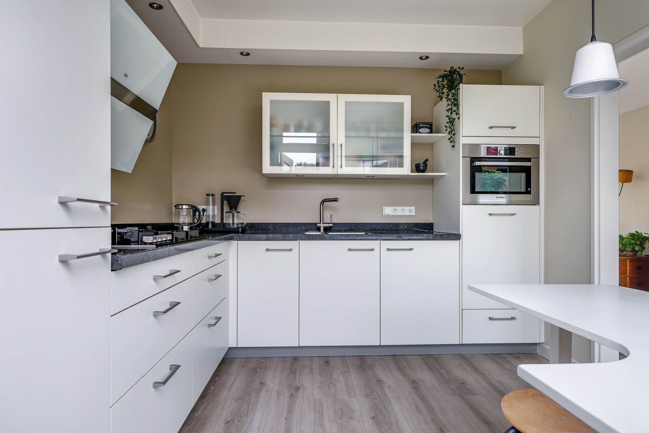 Spacious Corner Family Home with 5 Bedrooms, Carport and Sunny South-Facing Garden in Heteren — 21