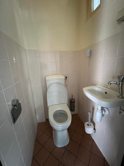 Well-Maintained Semi-Detached Home with Deep South-Facing Garden and Open Views in Wijdenes — 10