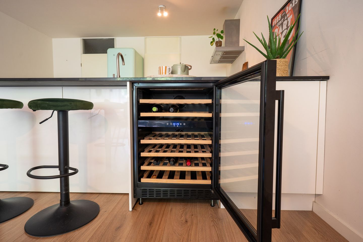 Spacious and Light Apartment with Canal View and Private Land in Diemen — 25