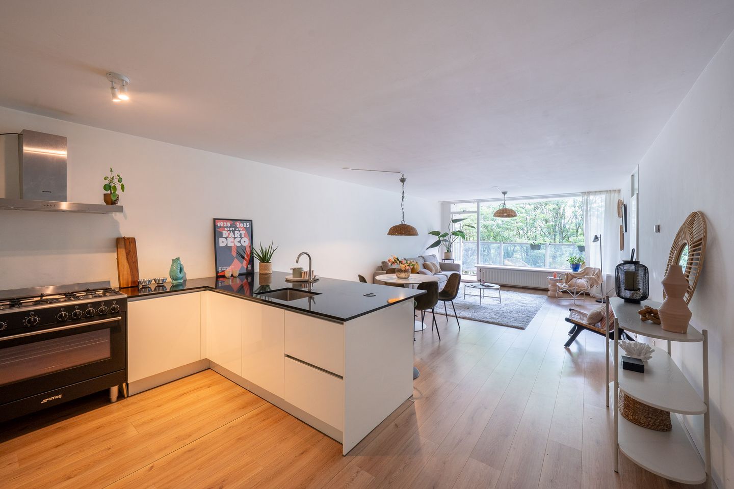Spacious and Light Apartment with Canal View and Private Land in Diemen — 10