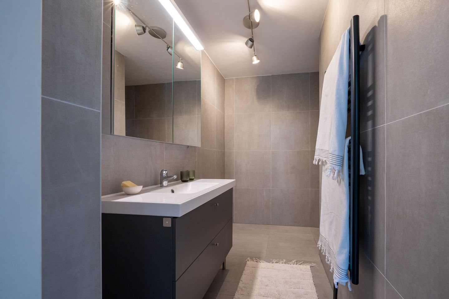 Spacious and Light Apartment with Canal View and Private Land in Diemen — 19