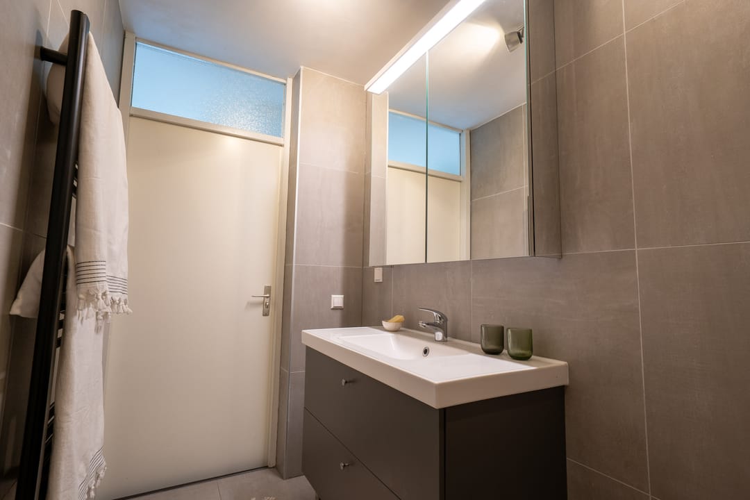 Spacious and Light Apartment with Canal View and Private Land in Diemen — 22