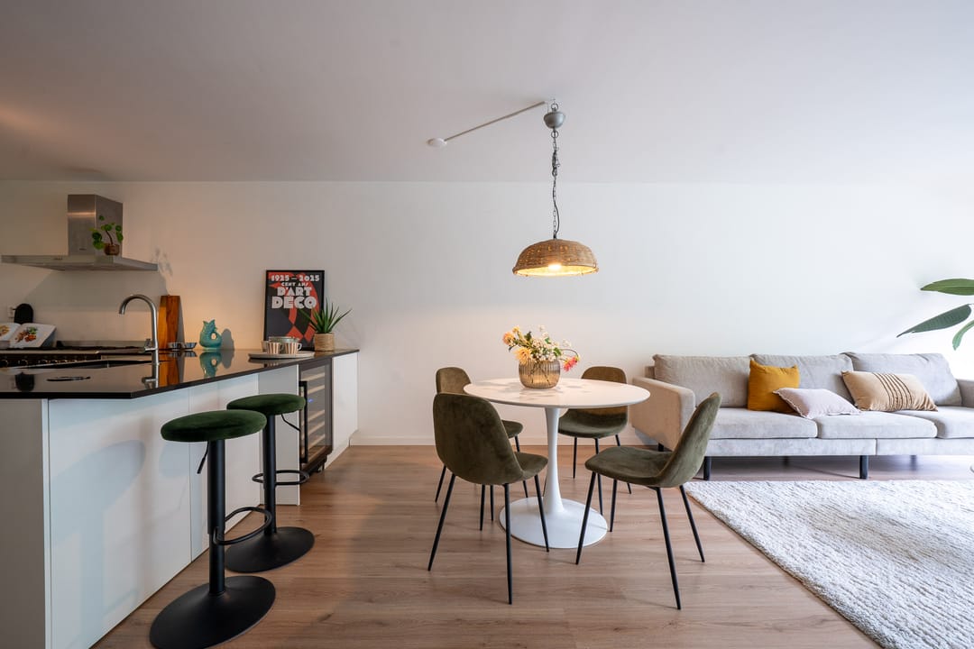 Spacious and Light Apartment with Canal View and Private Land in Diemen — 11