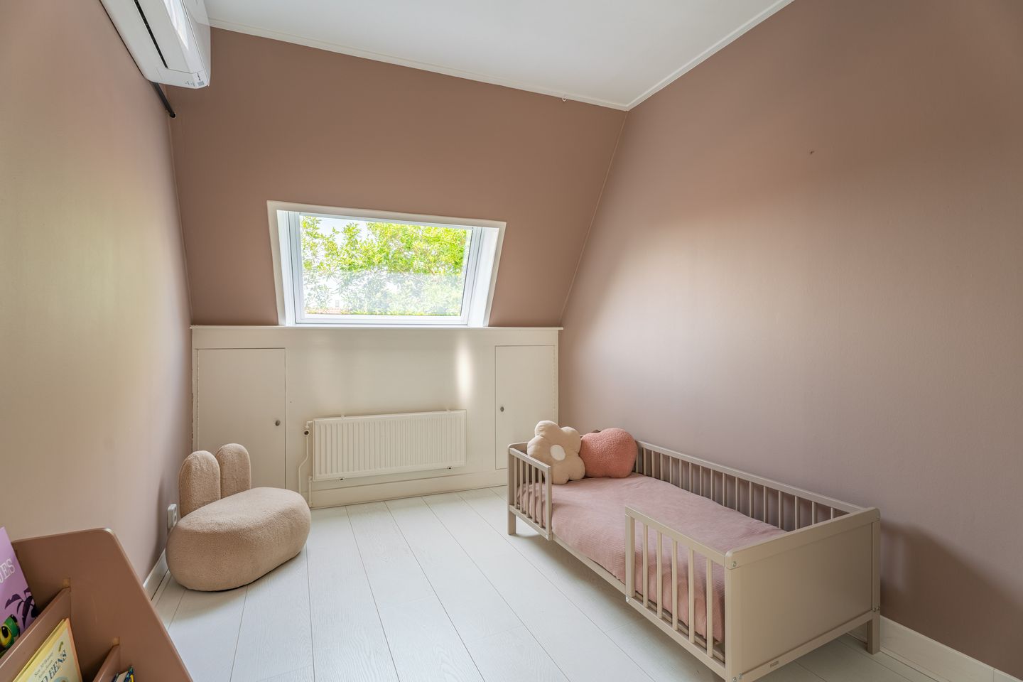 Characteristic Family Home with Spacious Roof Terrace in Katwijk aan den Rijn — 25
