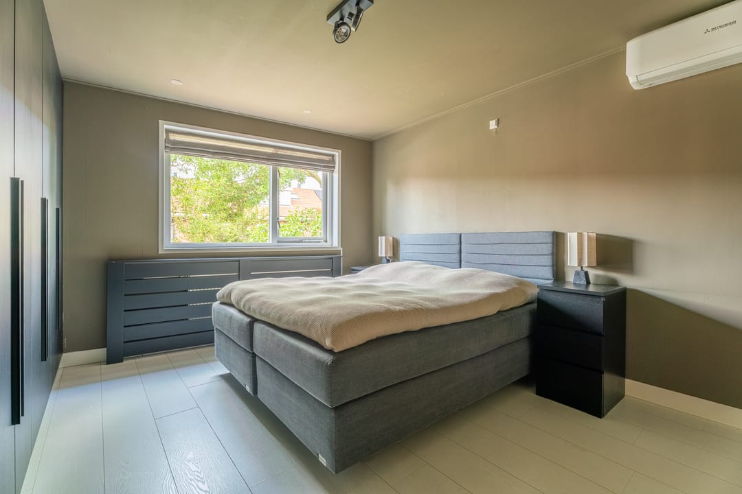 Characteristic Family Home with Spacious Roof Terrace in Katwijk aan den Rijn — 13