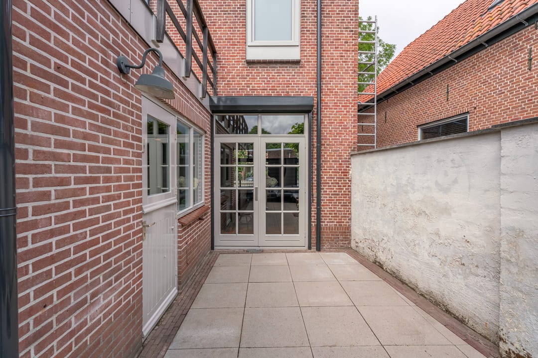 Characteristic Family Home with Spacious Roof Terrace in Katwijk aan den Rijn — 32