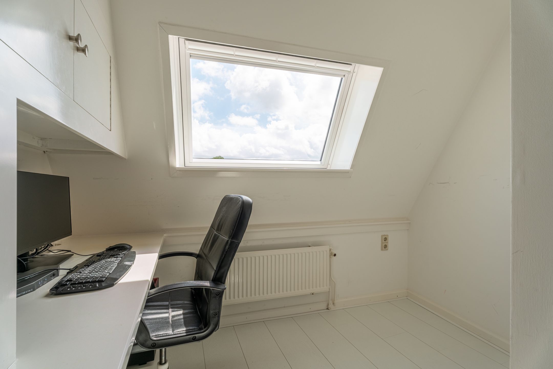 Characteristic Family Home with Spacious Roof Terrace in Katwijk aan den Rijn — 27