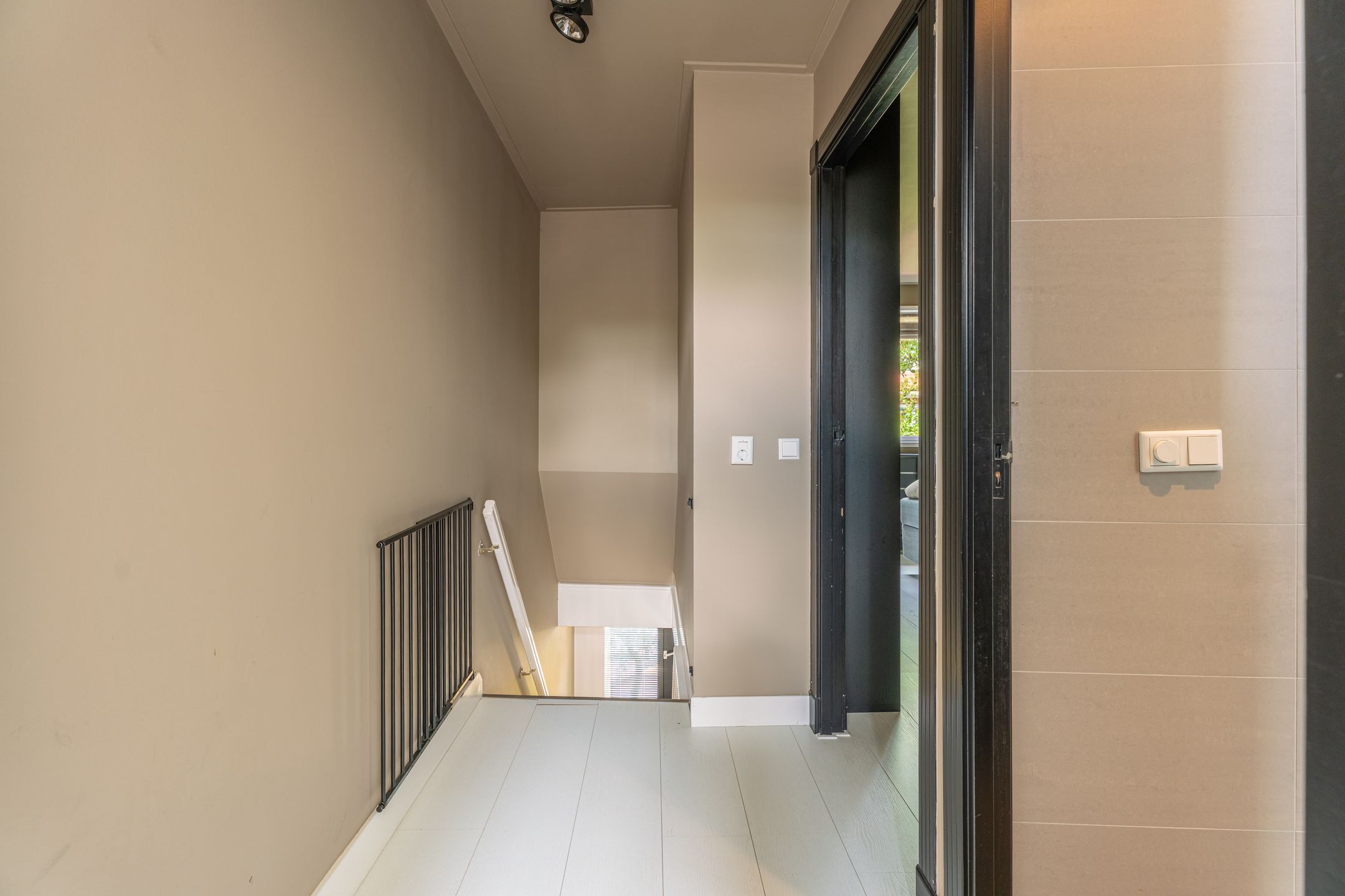 Characteristic Family Home with Spacious Roof Terrace in Katwijk aan den Rijn — 21