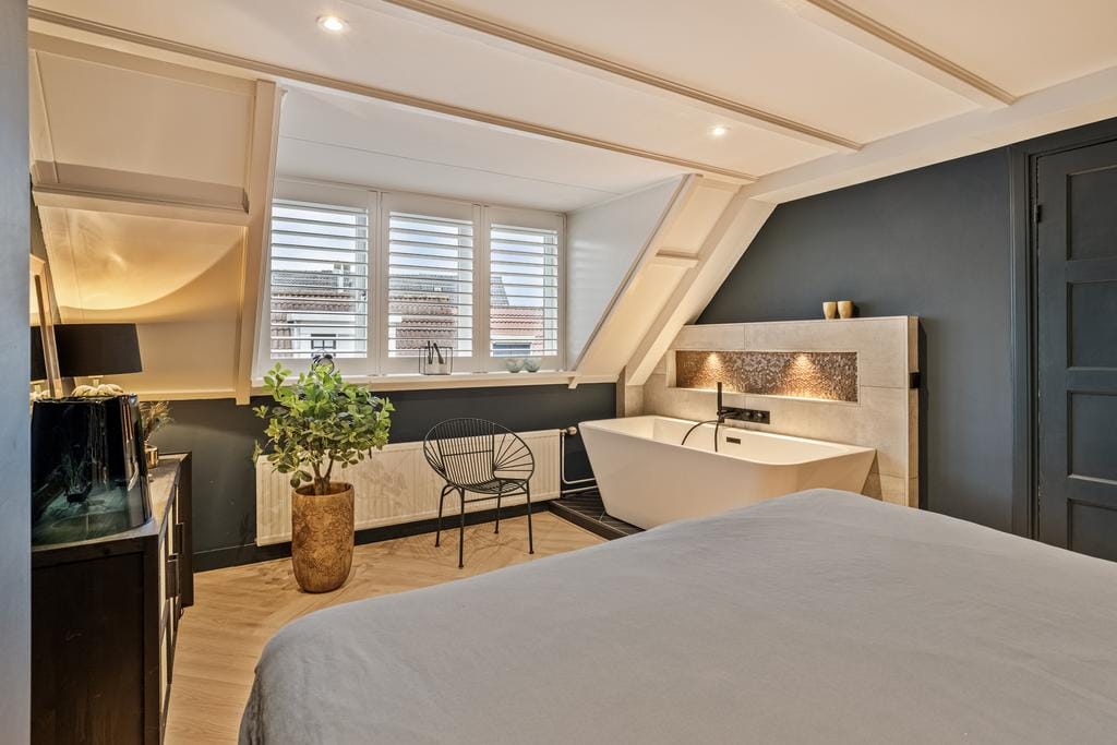 Exclusive Dual Residence Opportunity in Harderwijk City Center — 25