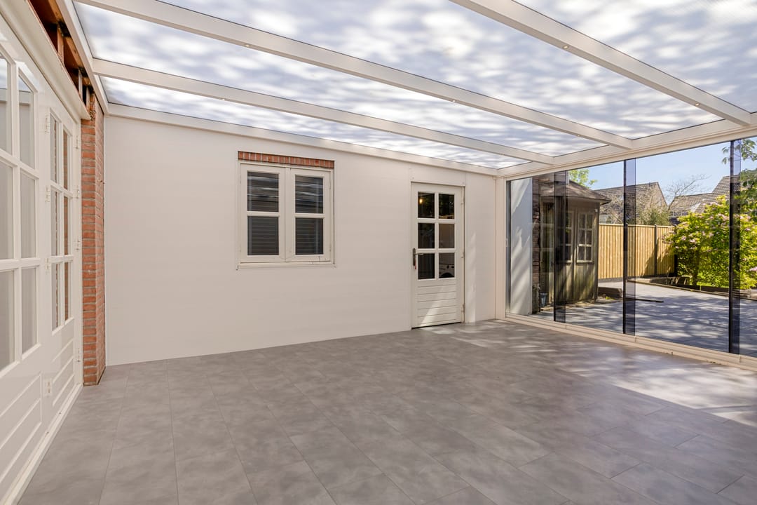 Modernized Semi-Detached Family Home with Riverside Garden and Conservatory in Heusden — 17