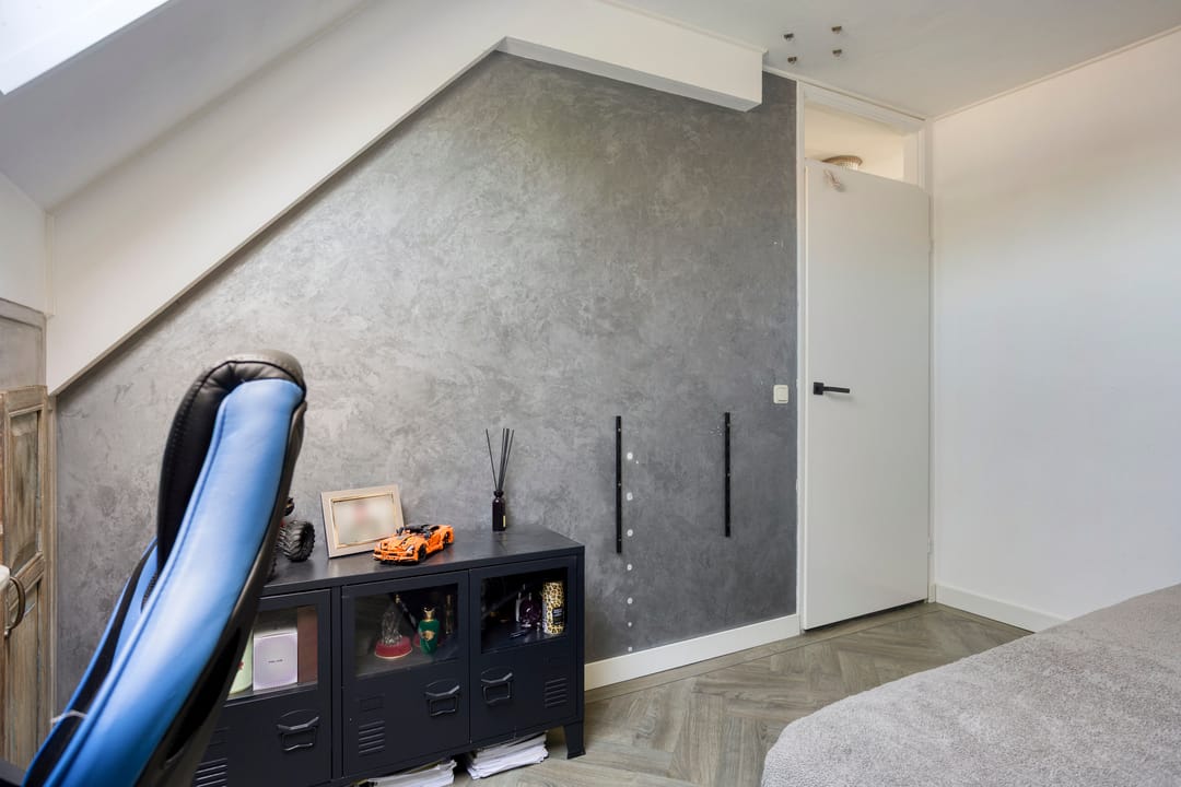 Modernized Semi-Detached Family Home with Riverside Garden and Conservatory in Heusden — 26