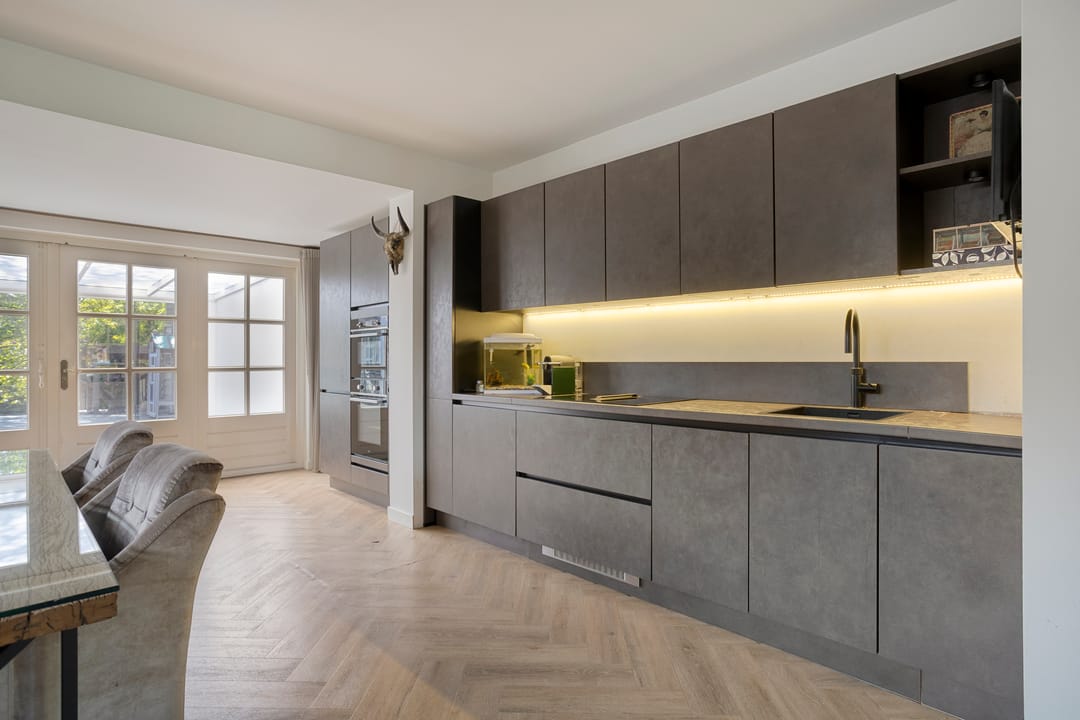 Modernized Semi-Detached Family Home with Riverside Garden and Conservatory in Heusden — 13