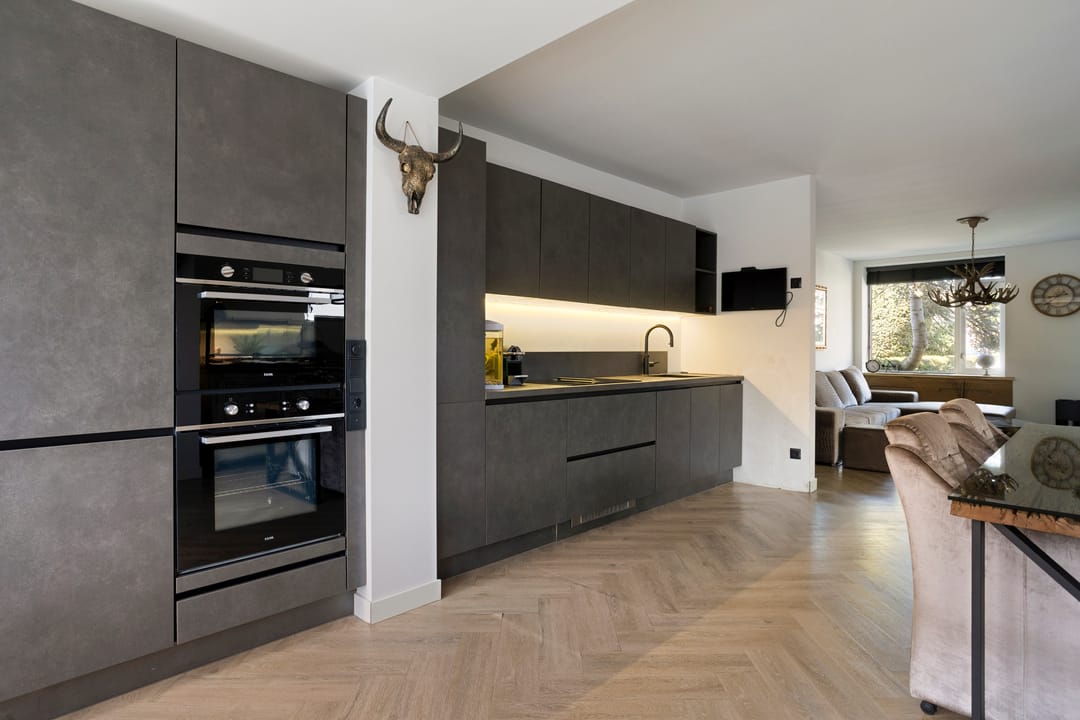 Modernized Semi-Detached Family Home with Riverside Garden and Conservatory in Heusden — 16