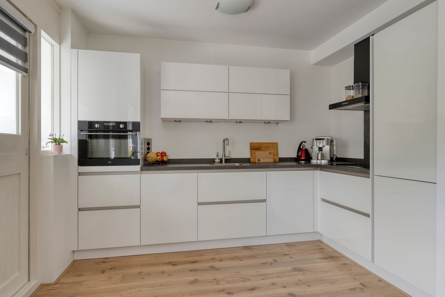 Photo 10 of Schouwstraat 43