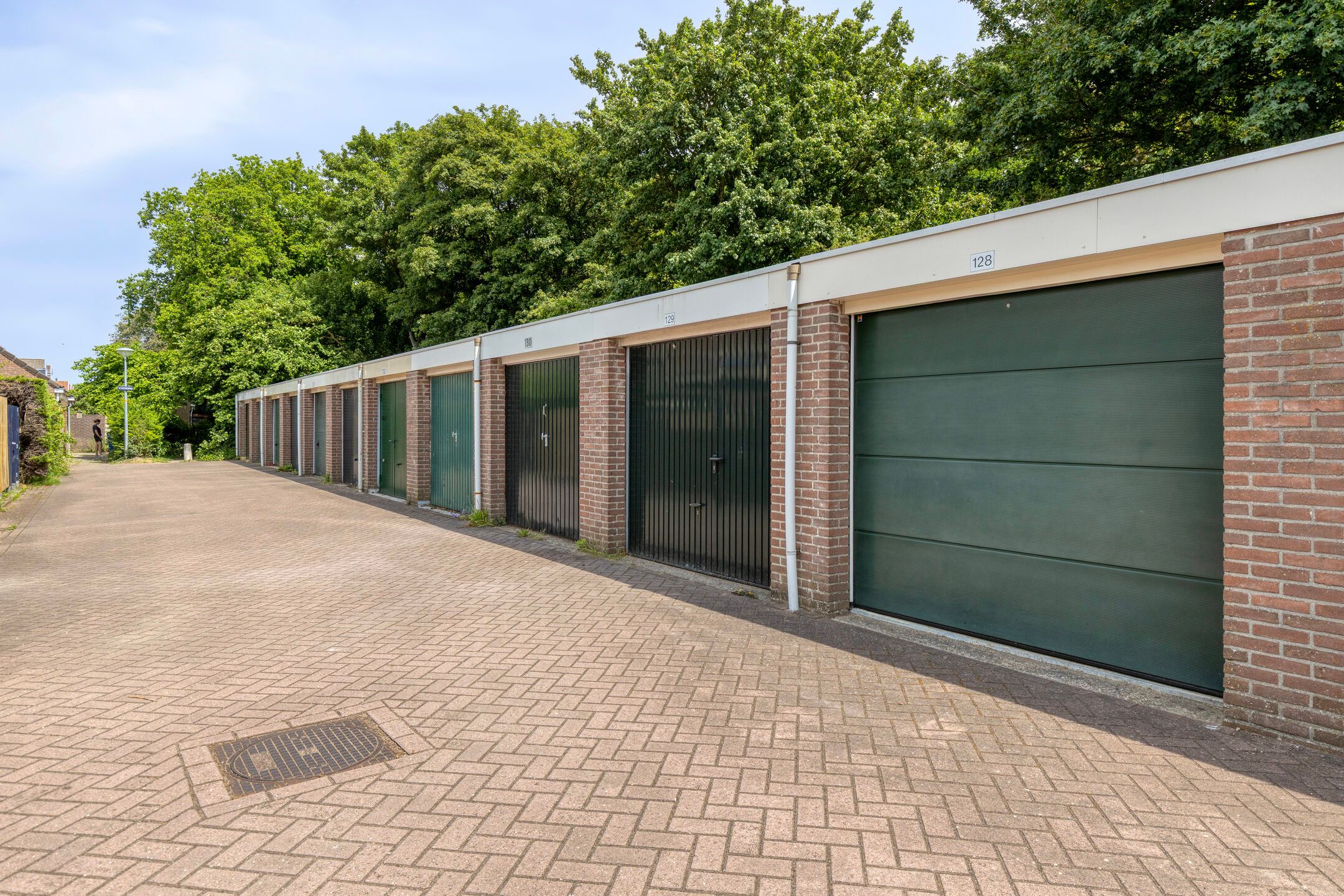 Photo 30 of Schouwstraat 43