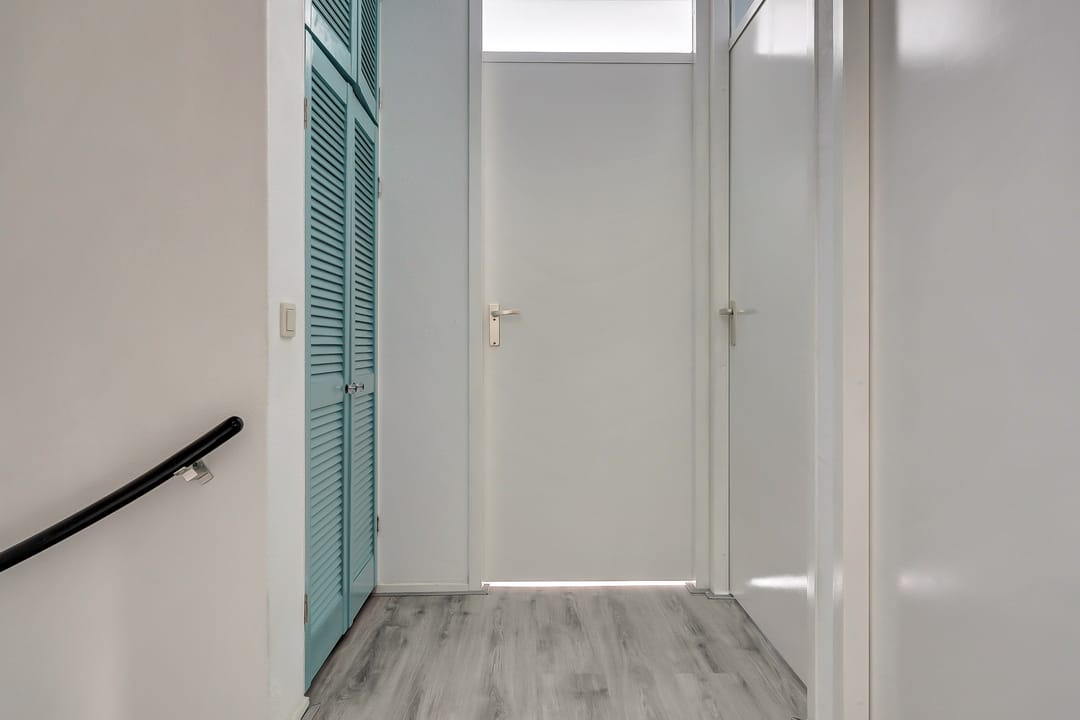 Spacious Family Home with Sunny Southeast Garden and Recent Upgrades in Quiet Location — 26