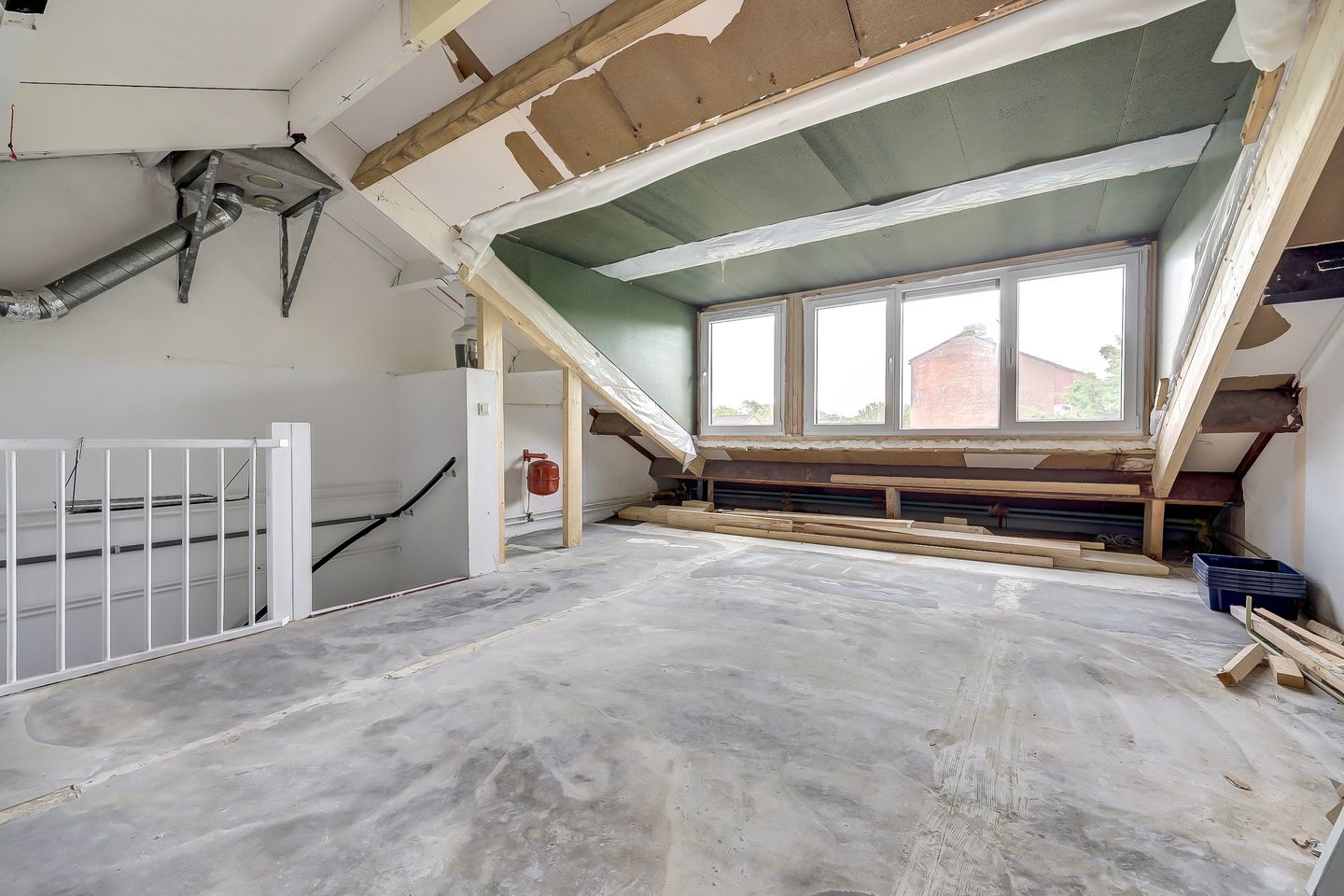 Spacious Family Home with Sunny Southeast Garden and Recent Upgrades in Quiet Location — 29