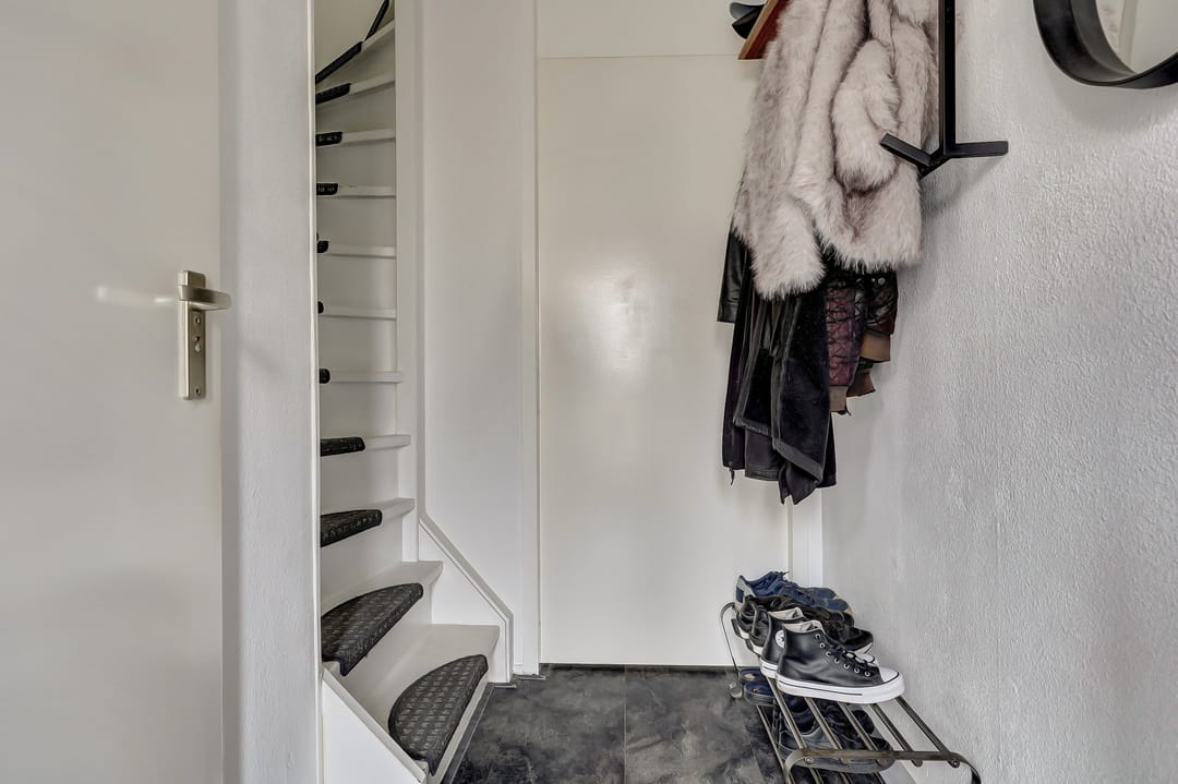 Spacious Family Home with Sunny Southeast Garden and Recent Upgrades in Quiet Location — 17