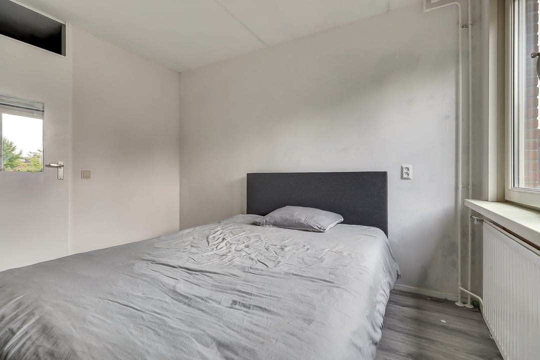 Spacious Family Home with Sunny Southeast Garden and Recent Upgrades in Quiet Location — 22