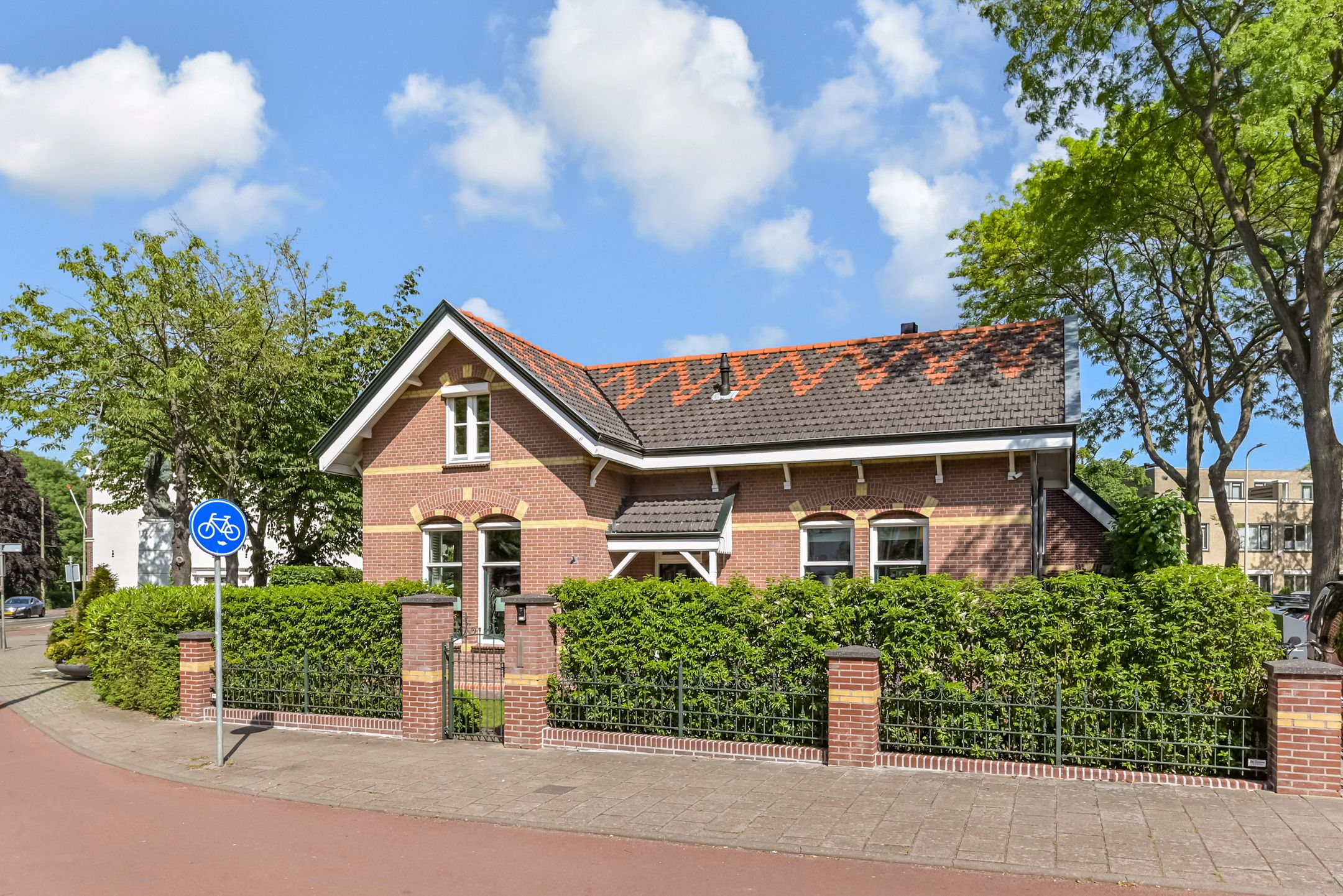 Foto 45 van Lippe-Biesterfeldweg 1