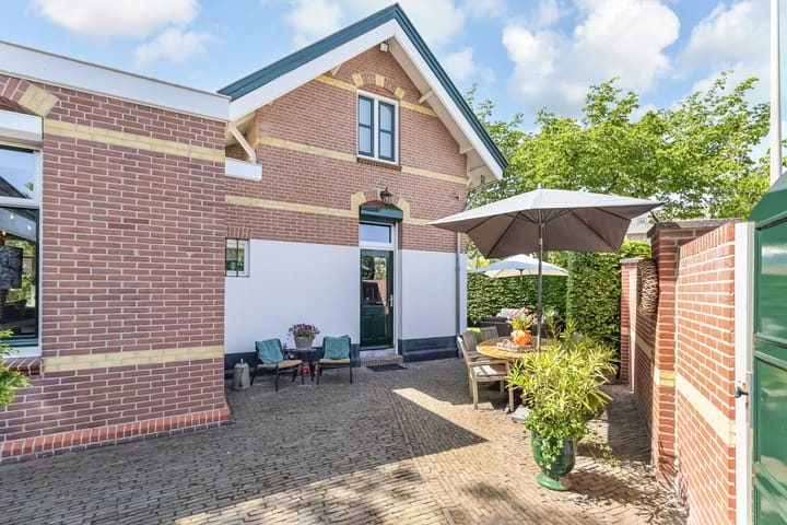 Foto 4 van Lippe-Biesterfeldweg 1