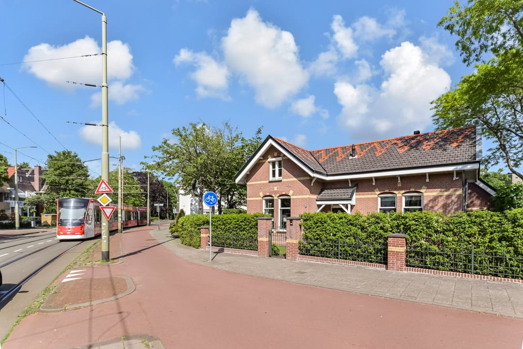 Foto 47 van Lippe-Biesterfeldweg 1