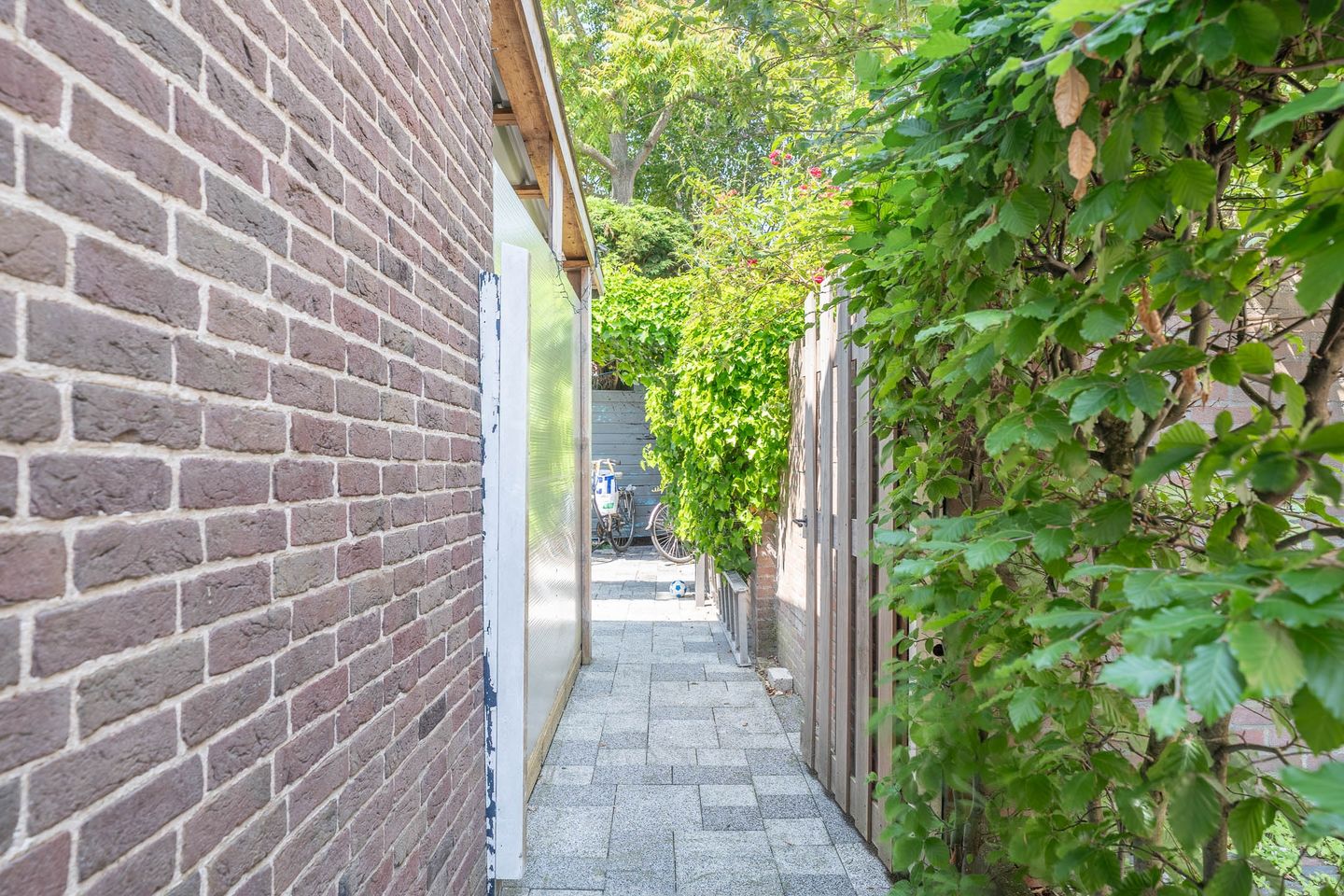 Characteristic Detached Residence with Veranda in Yerseke — 29