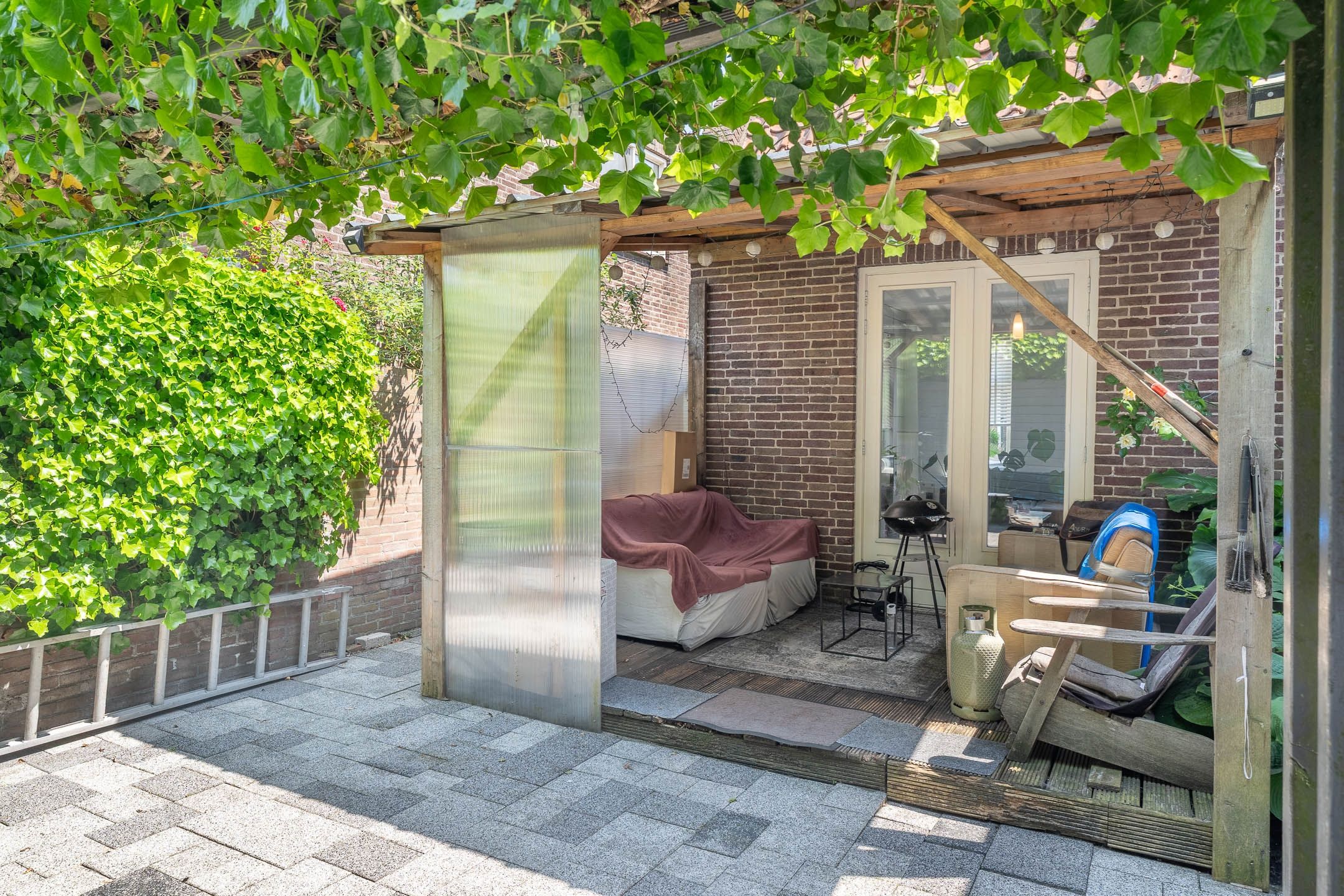 Characteristic Detached Residence with Veranda in Yerseke — 27