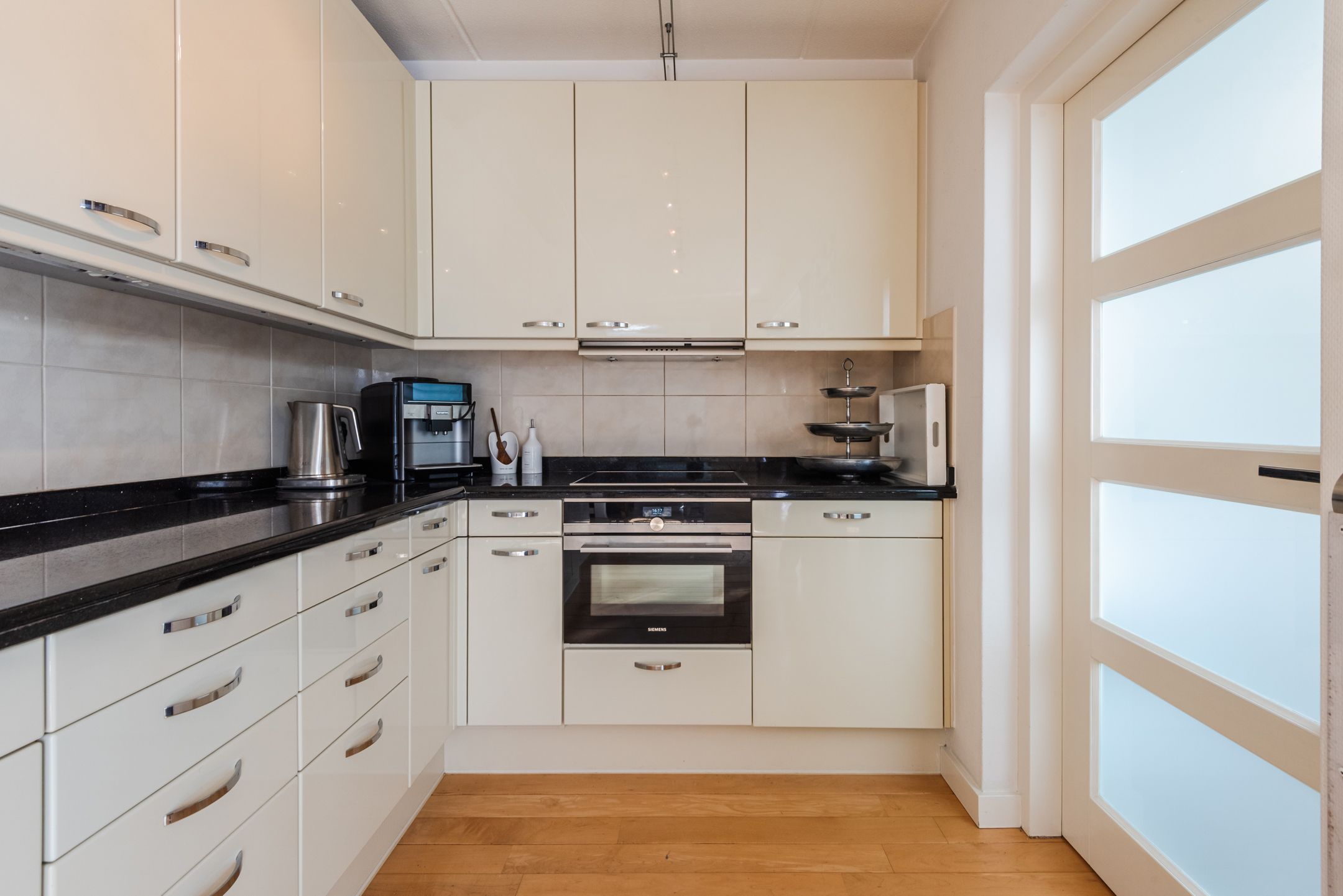 Spacious Detached Home with Private Practice Suite and Solar Power — 18