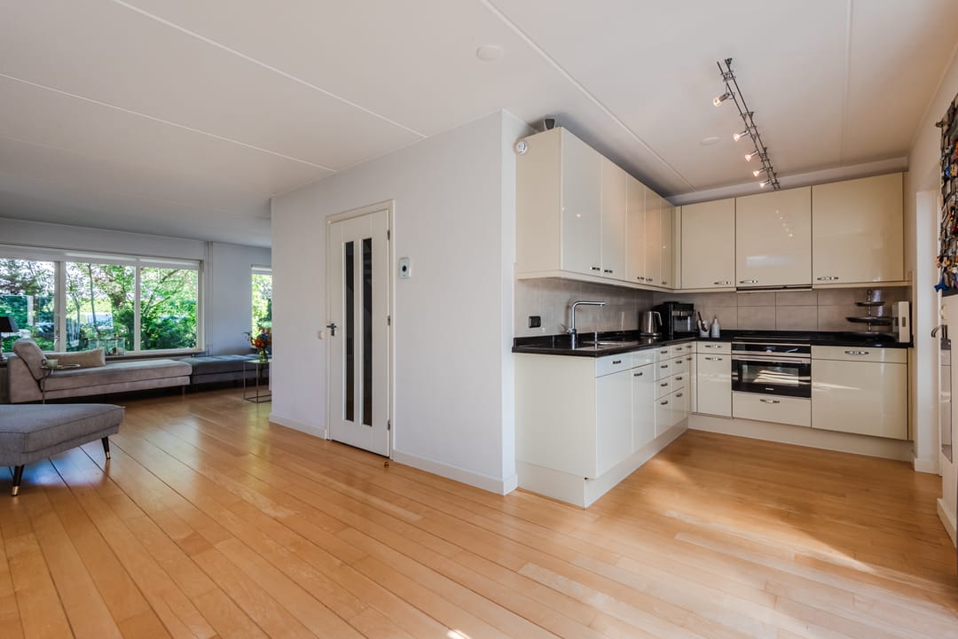 Spacious Detached Home with Private Practice Suite and Solar Power — 16
