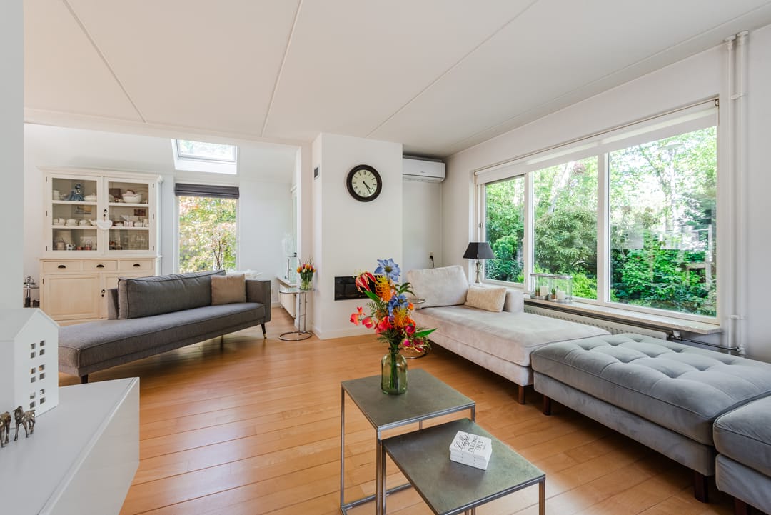 Spacious Detached Home with Private Practice Suite and Solar Power — 8
