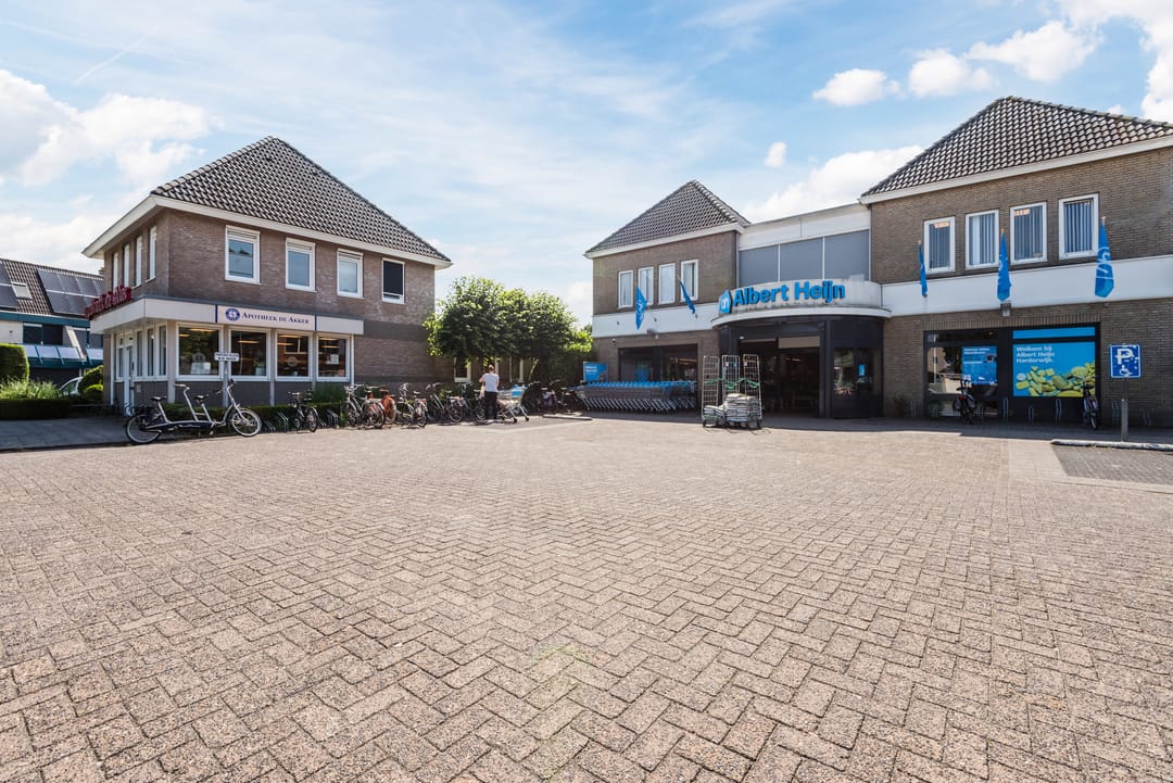 Spacious Detached Home with Private Practice Suite and Solar Power — 82