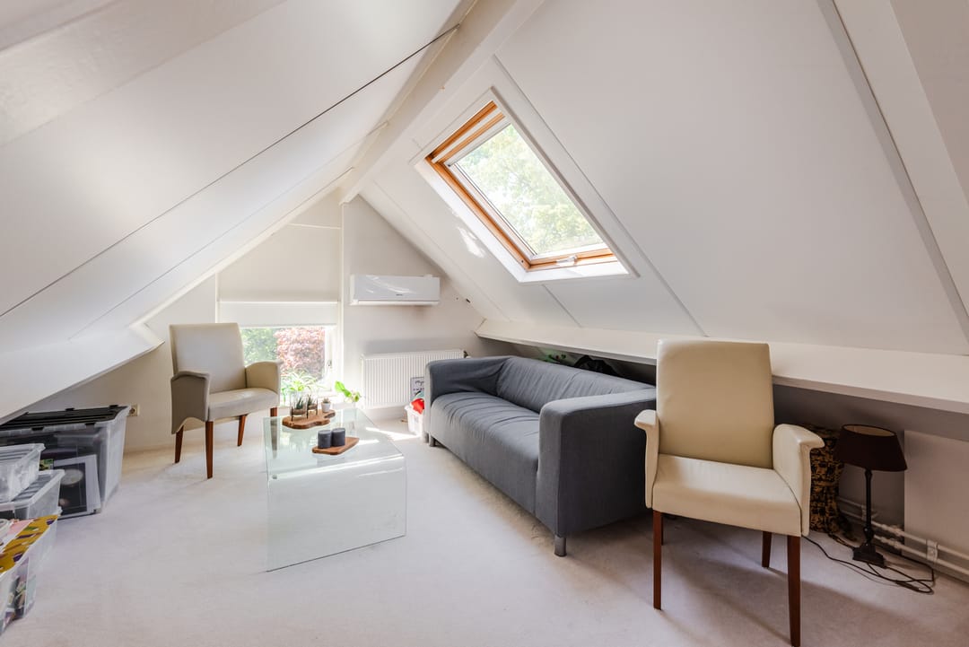 Spacious Detached Home with Private Practice Suite and Solar Power — 76