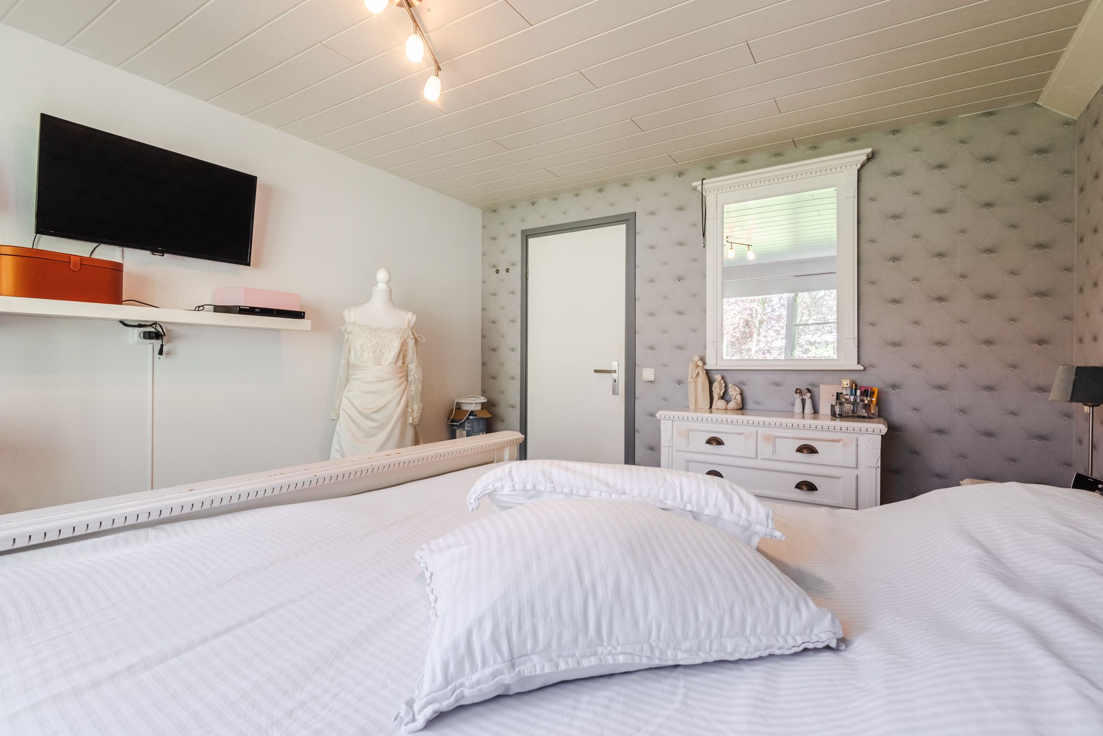 Spacious Detached Home with Private Practice Suite and Solar Power — 27