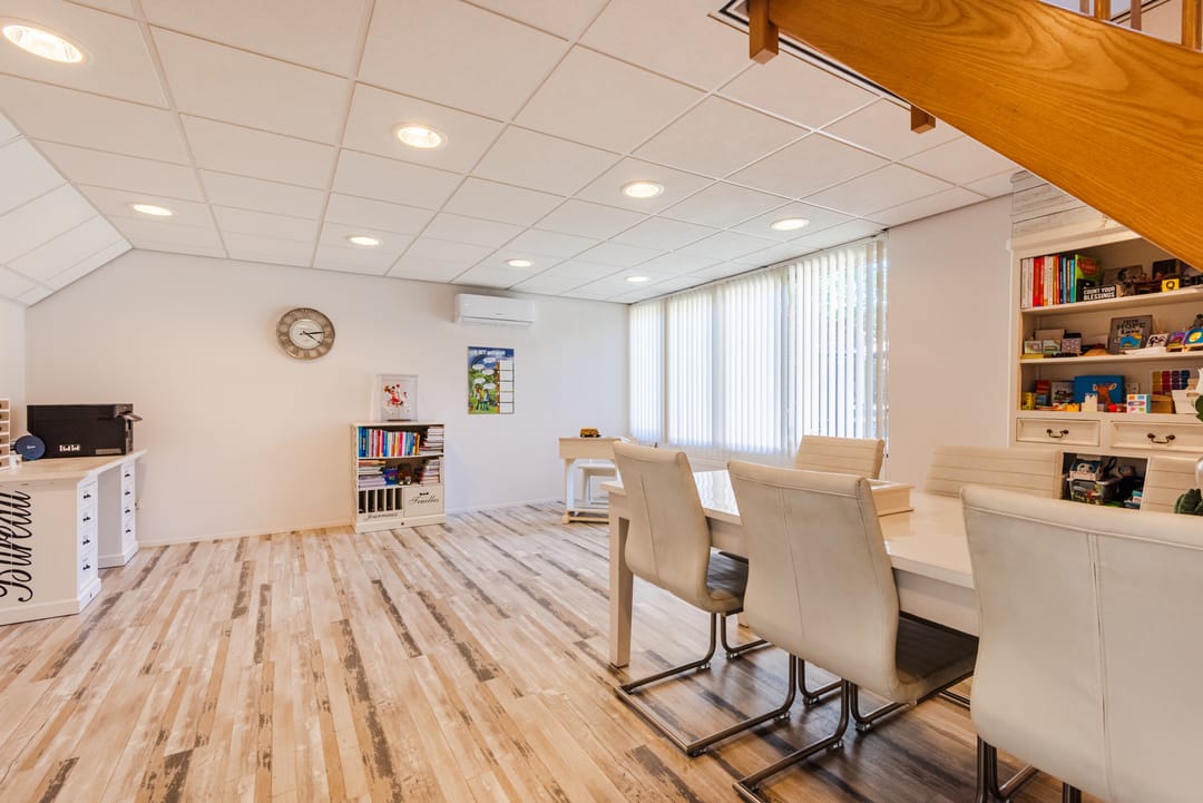 Spacious Detached Home with Private Practice Suite and Solar Power — 71