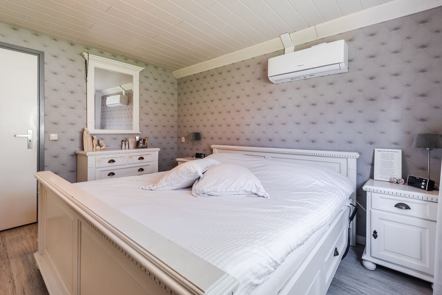 Spacious Detached Home with Private Practice Suite and Solar Power — 25