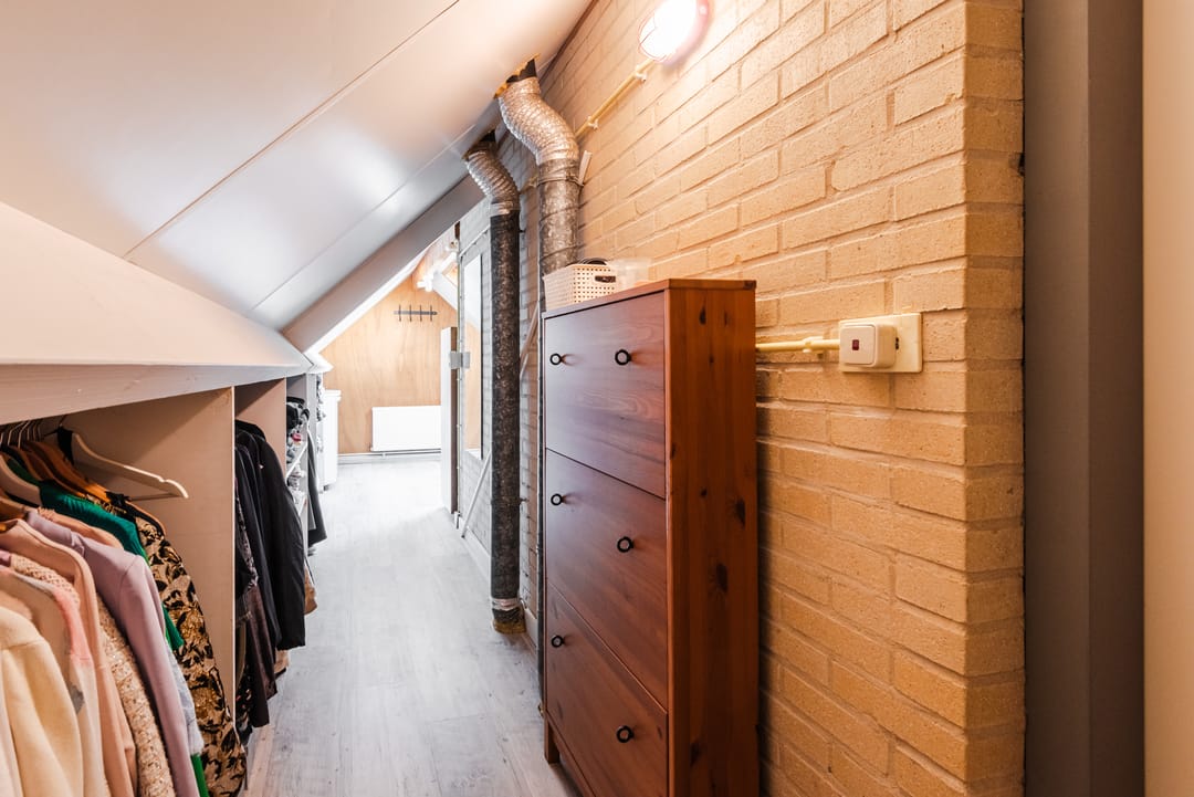 Spacious Detached Home with Private Practice Suite and Solar Power — 37