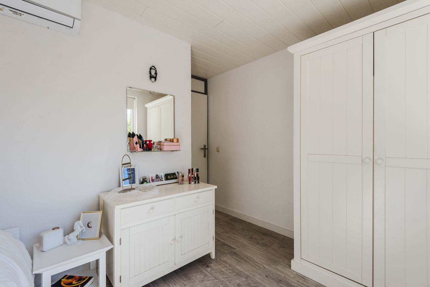 Spacious Detached Home with Private Practice Suite and Solar Power — 29